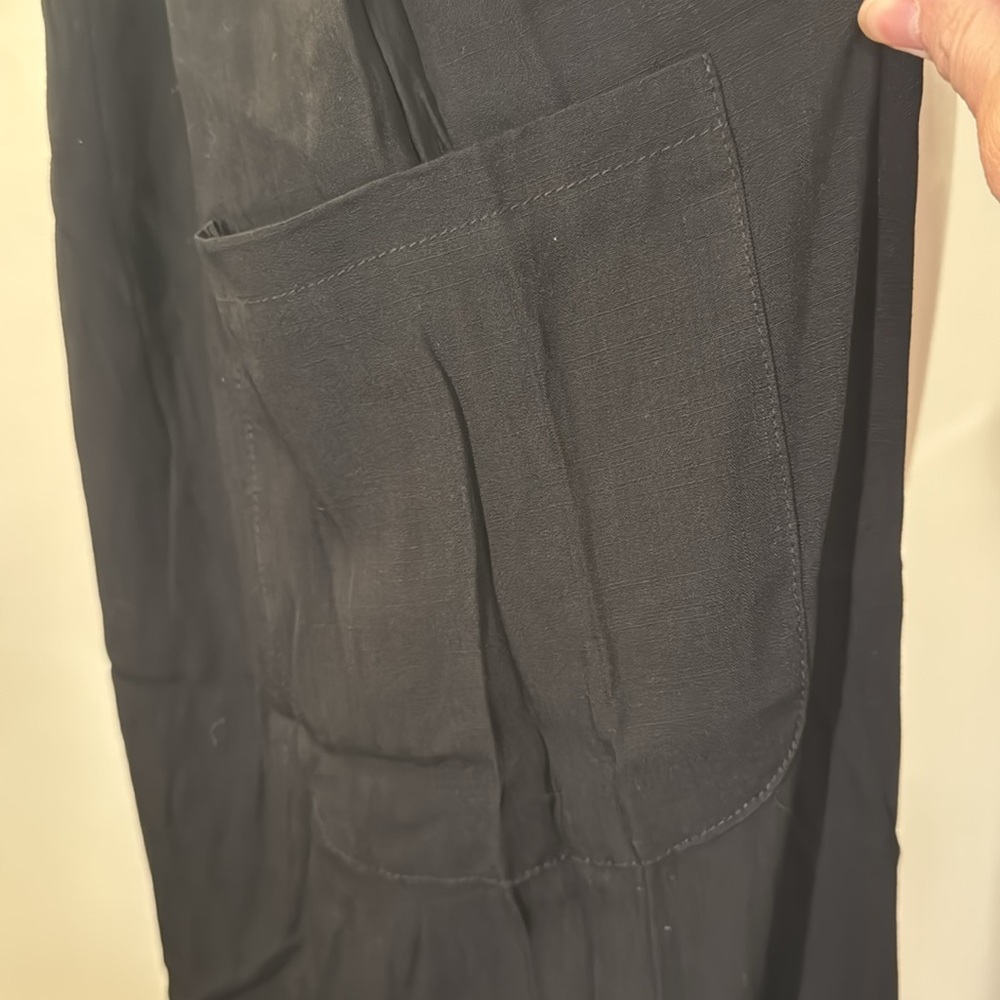 Black sleeveless pants jumpsuit with pockets and adjustable straps - Picture 4 of 5